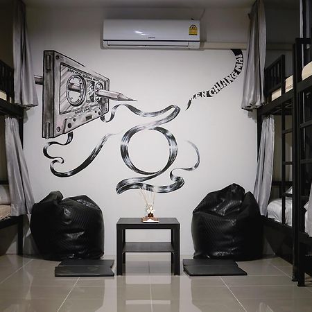 Zen Hostel Chiangmai Chiang Mai Exterior photo